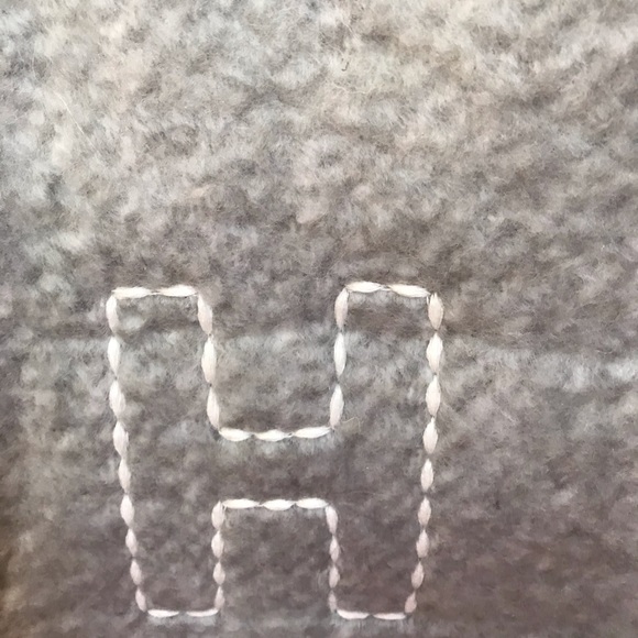 Brand new Tommy Hilfiger Warm Wool winter scarf - Picture 3 of 4